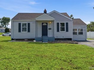 3166 O Hare Dr, Saint Ann, MO 63074