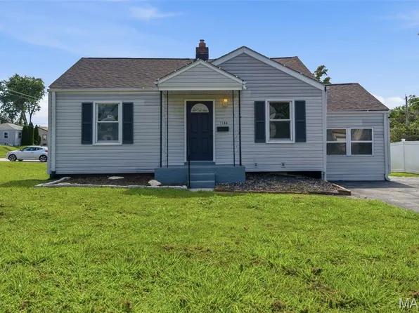3166 O Hare Dr, Saint Ann, MO 63074