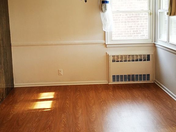 5th image of 6447 229th St