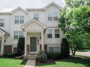 661 Holiday Ln, Round Lake, IL 60073