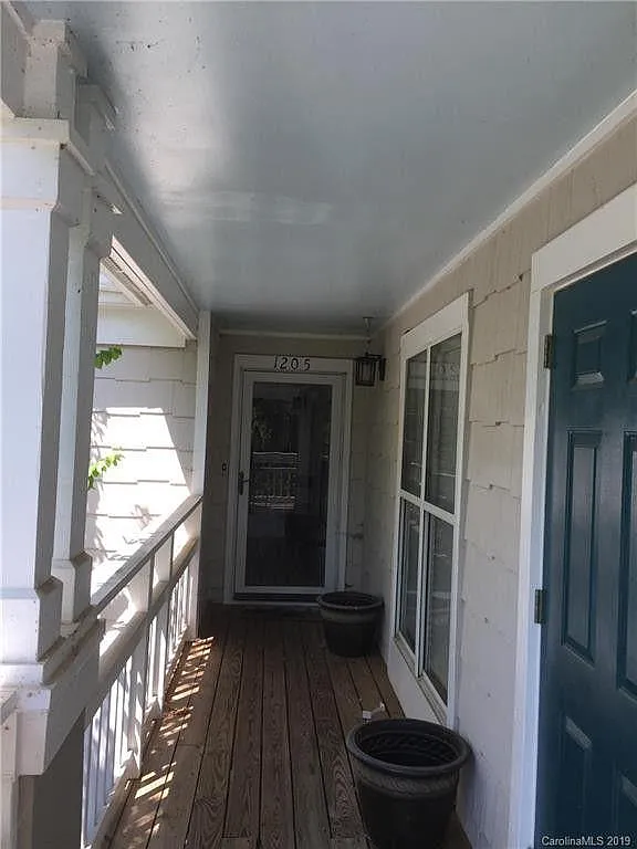 3 bed, 1390 sqft, $2,750 — Photo 3