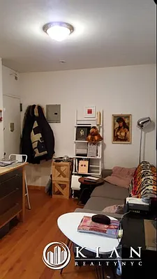 Rented by Kian Realty | media 7