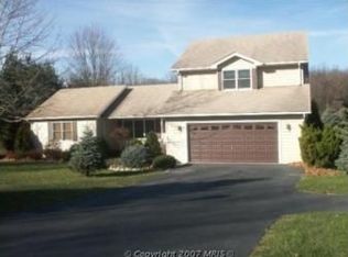 357 Charming Ln, Bunker Hill, WV 25413
