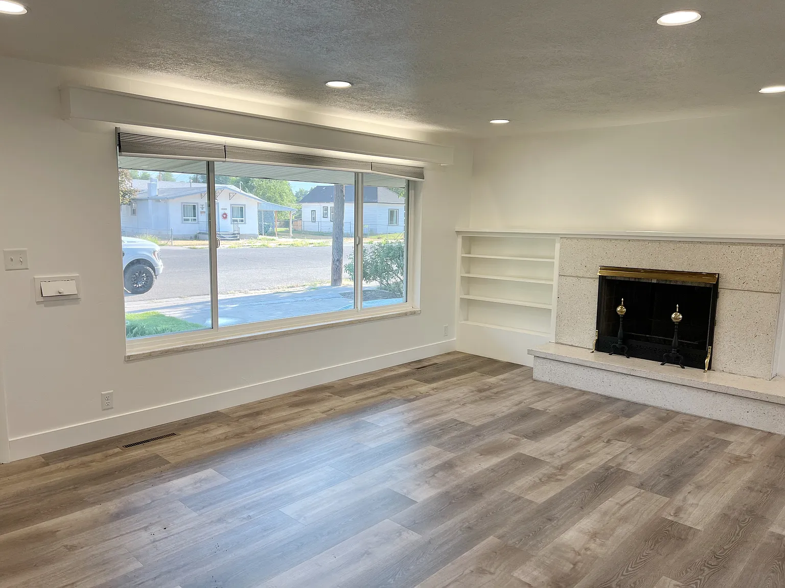 2 bed, 1050 sqft, $1,600 — Photo 4