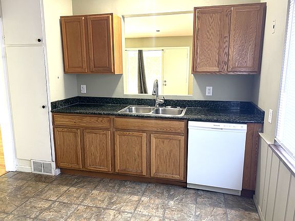 3rd image of 24020 Condon St