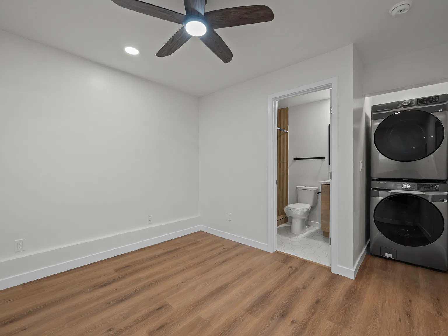 1 bed, 450 sqft, $2,095 — Photo 3
