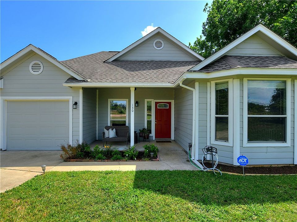 1st image of 130 Flaming Oak Dr