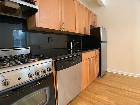 4th image of 7 W 87th St APT 1H