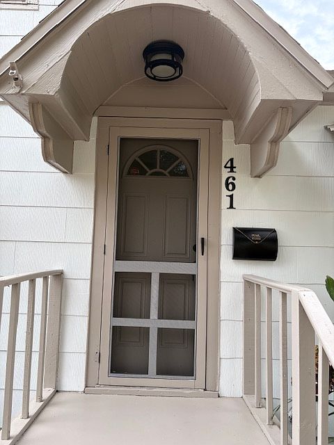 1st image of 461 43rd Ave N