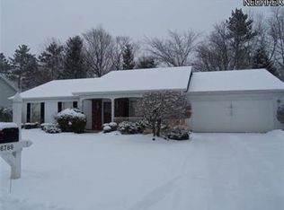 6789 Waterford Ln, Mentor, OH 44060