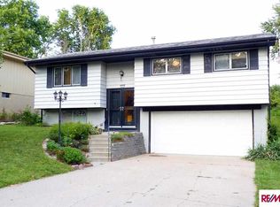 5805 N 93rd St, Omaha, NE 68134