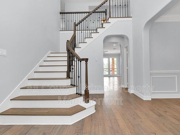 4th image of 3219 Brinmont Place Ln