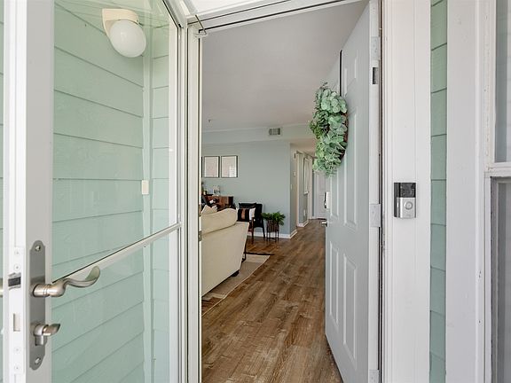 5th image of 208 16th St Unit I