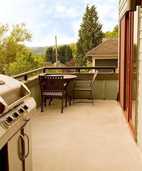 5041 SW View Point Ter — Photo 4