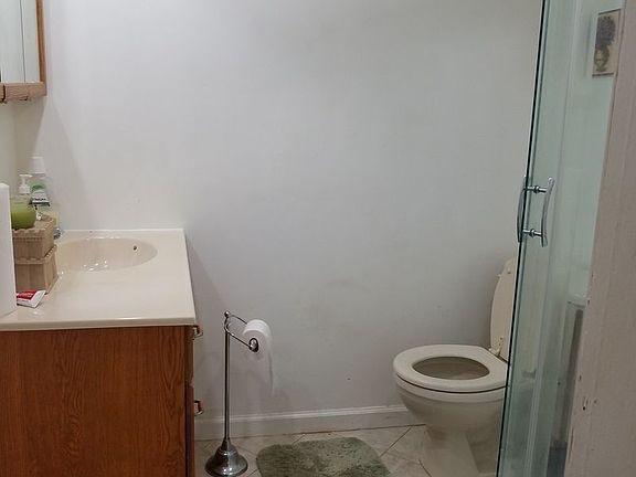 5th image of 617 E 82nd St
