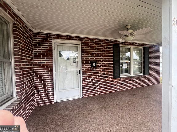 4th image of 211 Gordon St