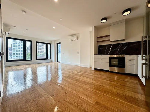 260 Gold St Photo 1