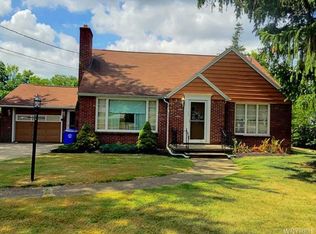 670 Union Rd, West Seneca, NY 14224