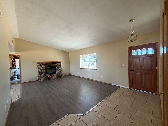 5th image of 20986 Cayuga Rd
