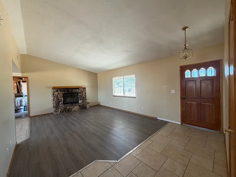 20986 Cayuga Rd — Photo 5