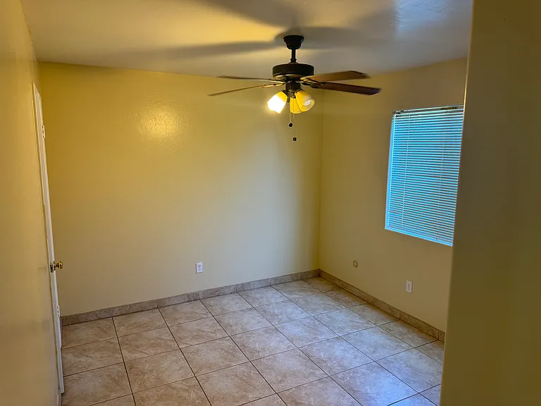 1409 Kirkwood Ave — Photo 9