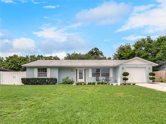 2nd image of 13 Larkspur Ln