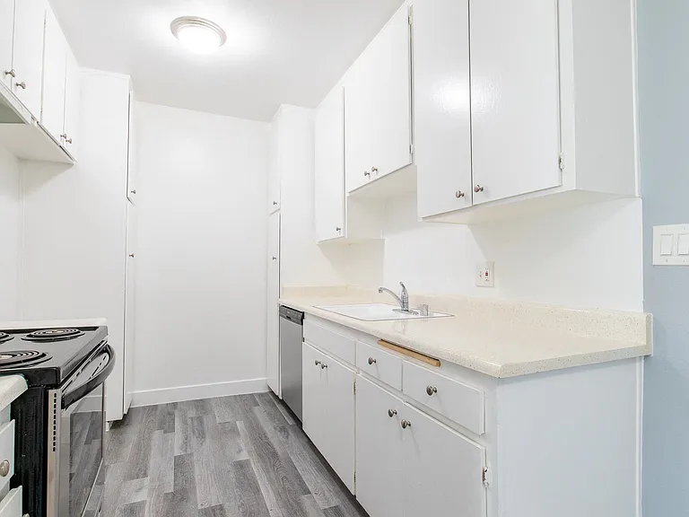 Kingsbury Apartments — Photo 5
