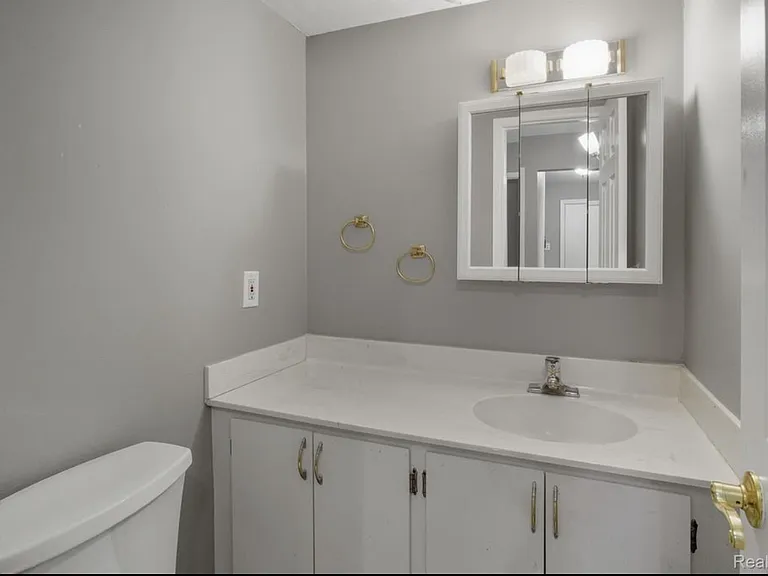 13157 Lake Point Blvd — Photo 10