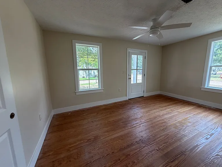 401 McKee St #403 — Photo 3