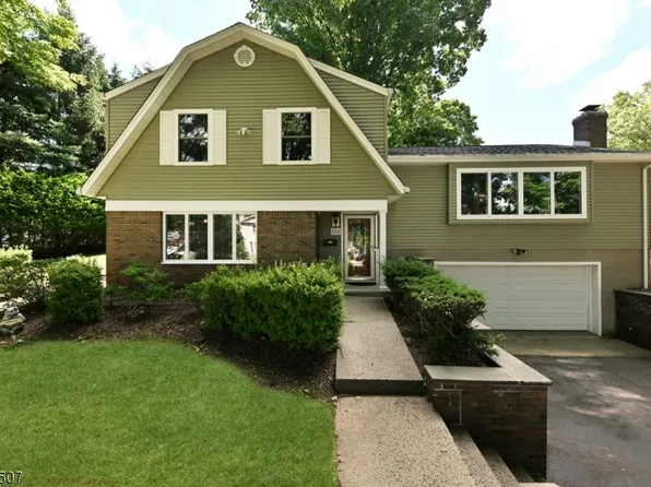 722 Chimes Rd, Paramus Boro, NJ 07652