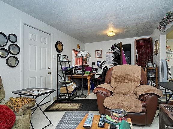 4th image of 441 Blake St