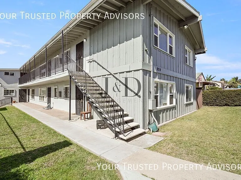 47TH824 — Photo 1