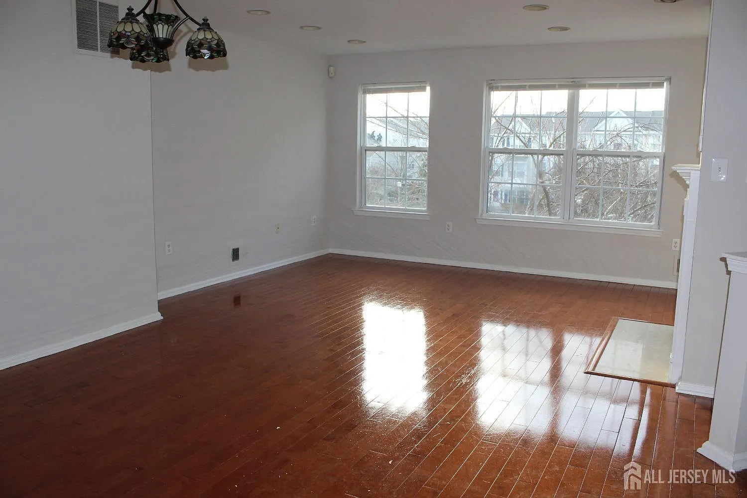 3 bed, 1.5 bath, 1478 sqft, $2,950 — Photo 4