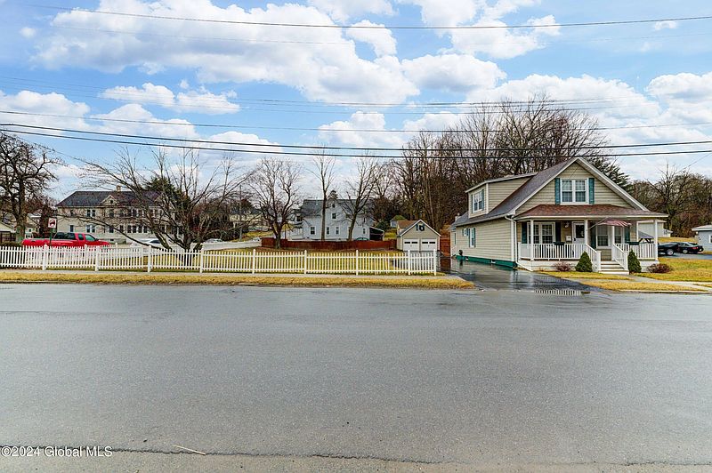 2nd image of 219 Forest Avenue