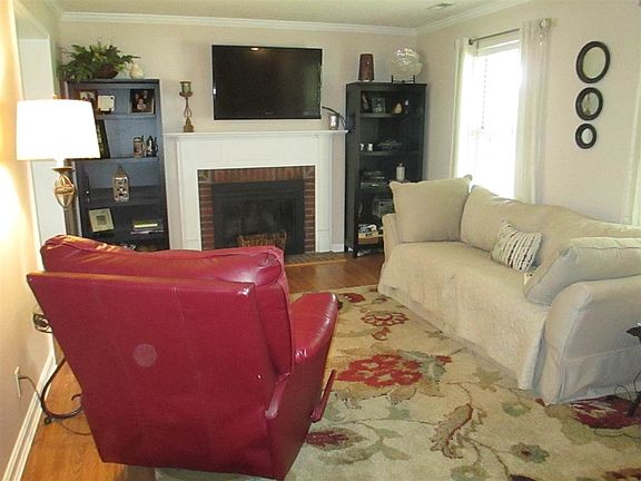 5th image of 2900 Oakshire Dr