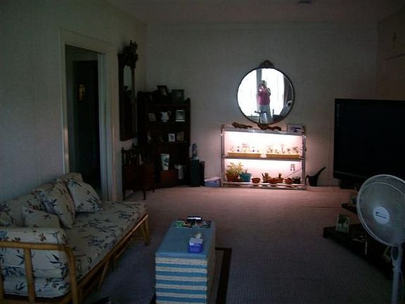 2nd image of 4000 Lakeshore Dr