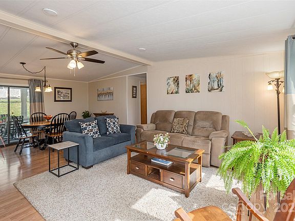 3rd image of 103 Cumberland Dr