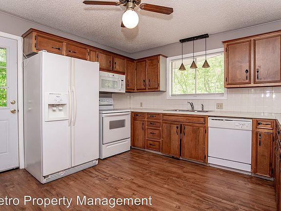 5th image of 9 Arnold Ln