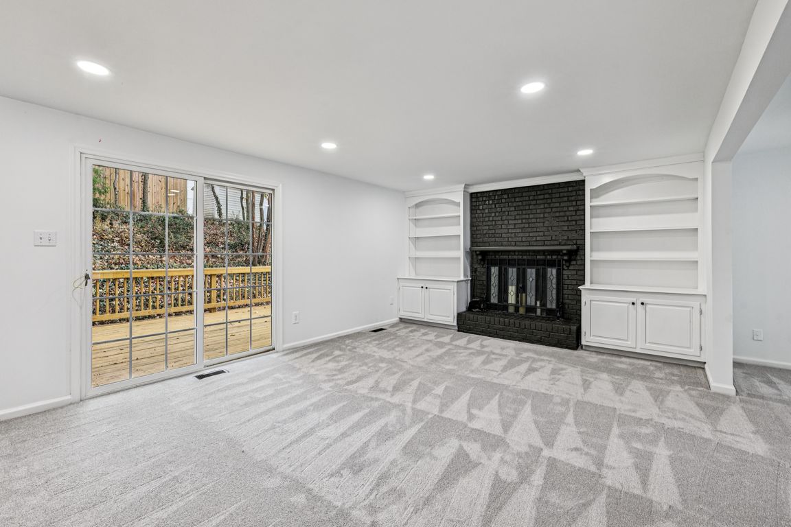 Edgehill Dr-S1111-014