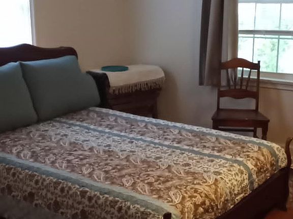 queen bed