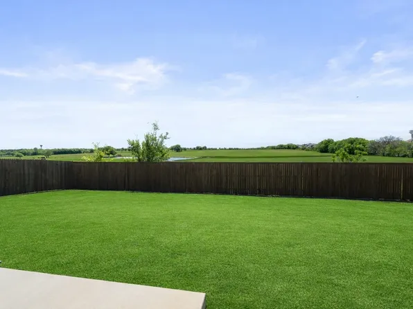 1073 Fleetwood Dr, Justin, TX 76247