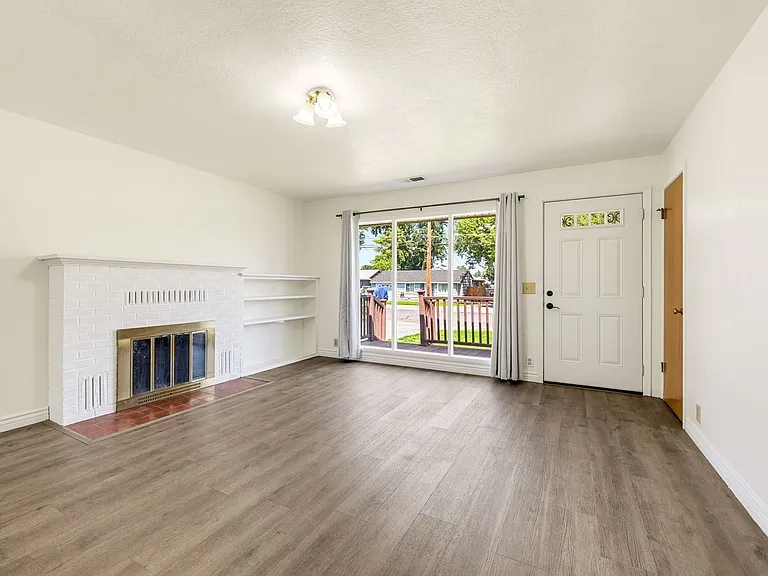 1007 Murray Ave — Photo 6