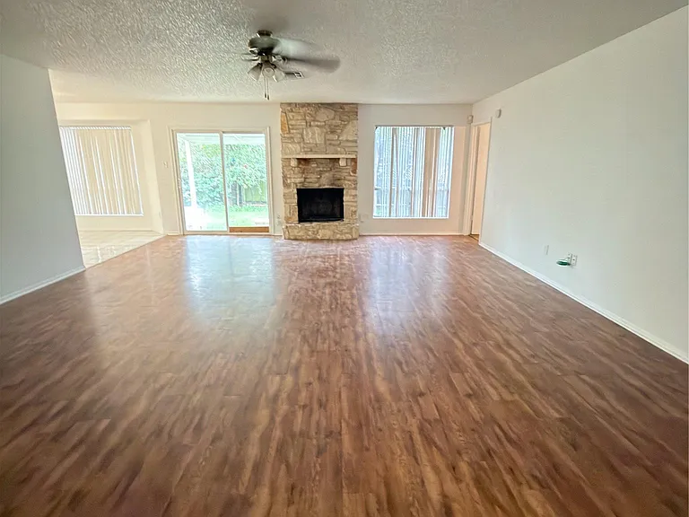 5601 Porsche Ln — Photo 33