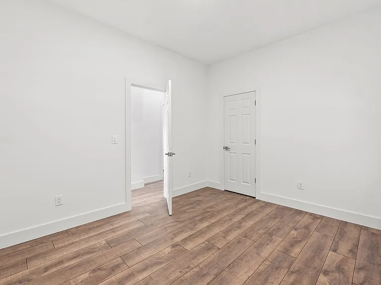 855 S 14th St #1 — Photo 22