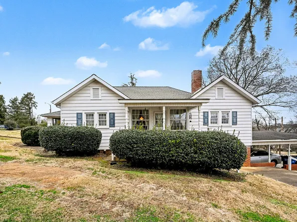 105 Elm St, Haw River, NC 27258