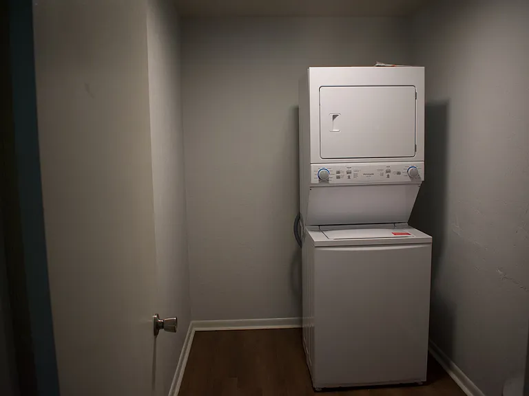 2351 SW 32nd Pl #1 — Photo 11