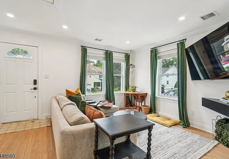 20 Mine Ave — Photo 3