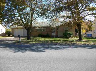 1314 N 8th St, Arkansas City, KS 67005