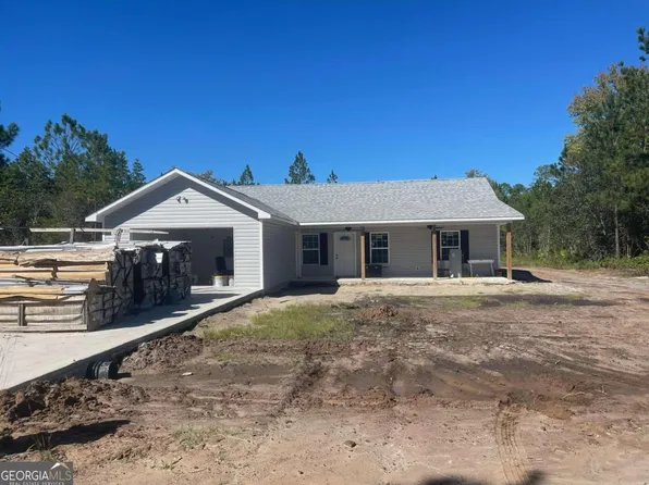 701 Red Hawk Dr, Waynesville, GA 31566