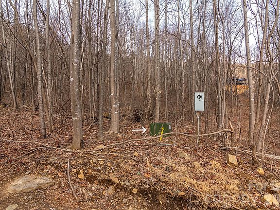 2nd image of 630 S Cove Rd